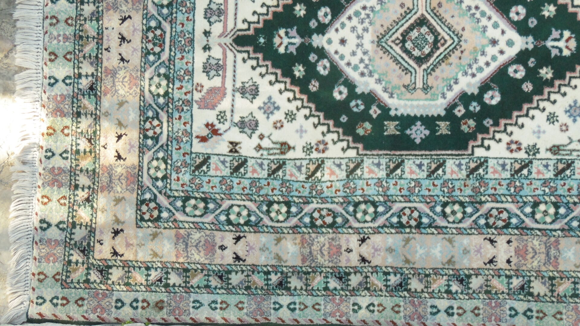 Old  Moroccan rug 200 x 153 cm