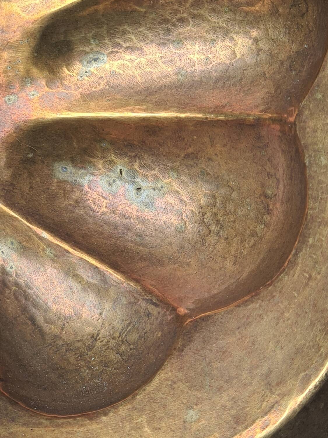 Basin, hammered copper shell hand basin