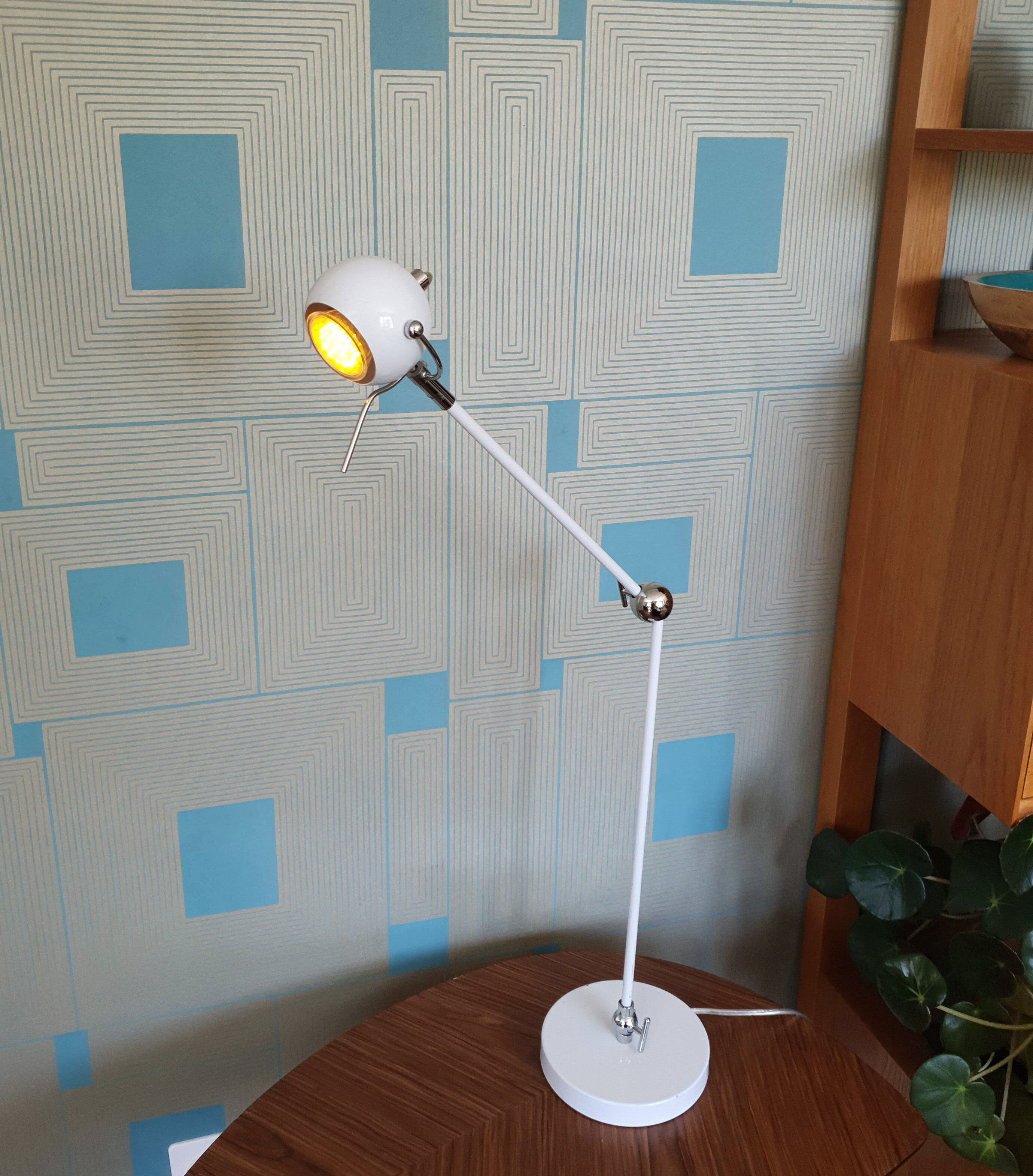 Space Age design articulated lamp
