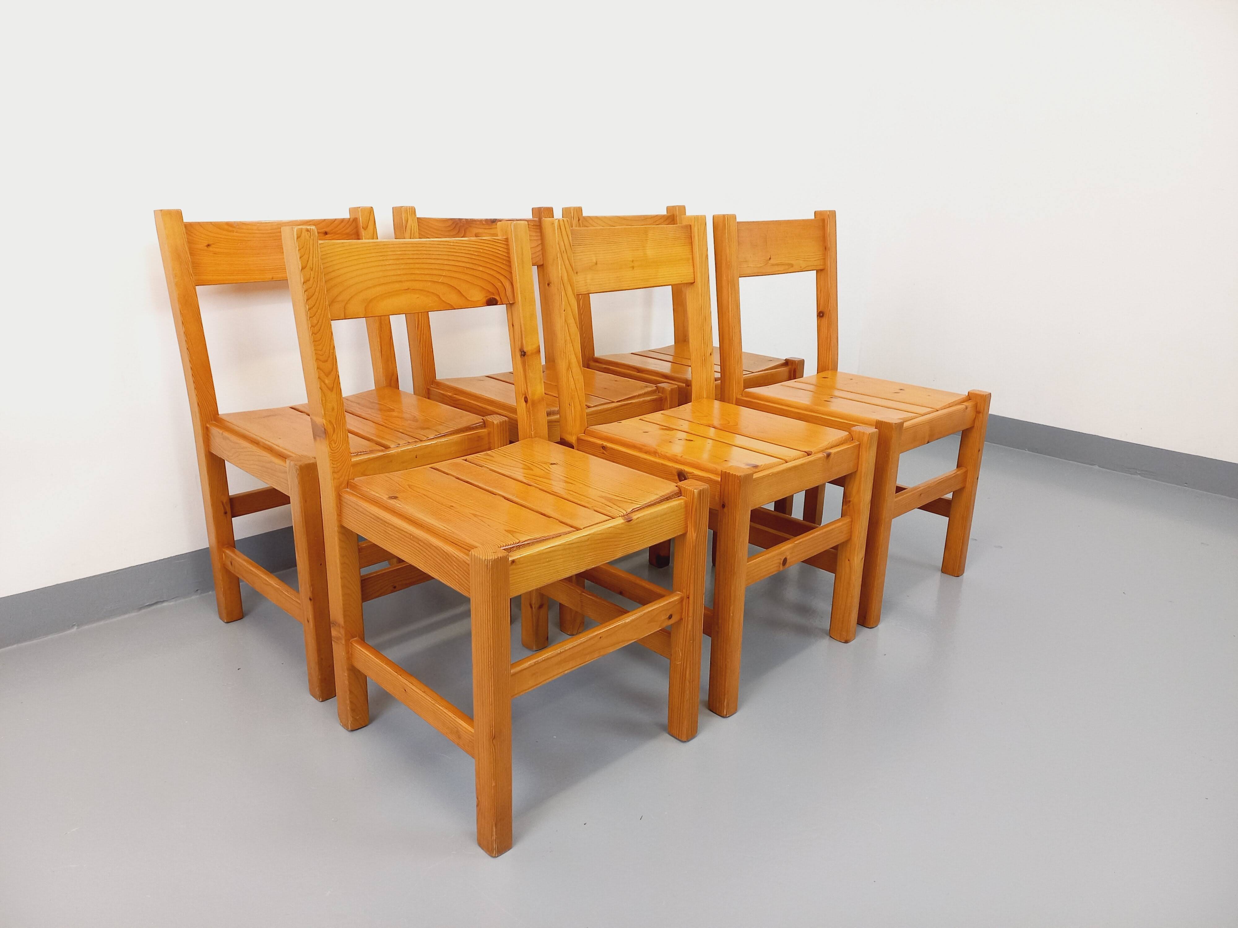 Set of 6 vintage Les Arcs chairs in pine from the 60s 70s