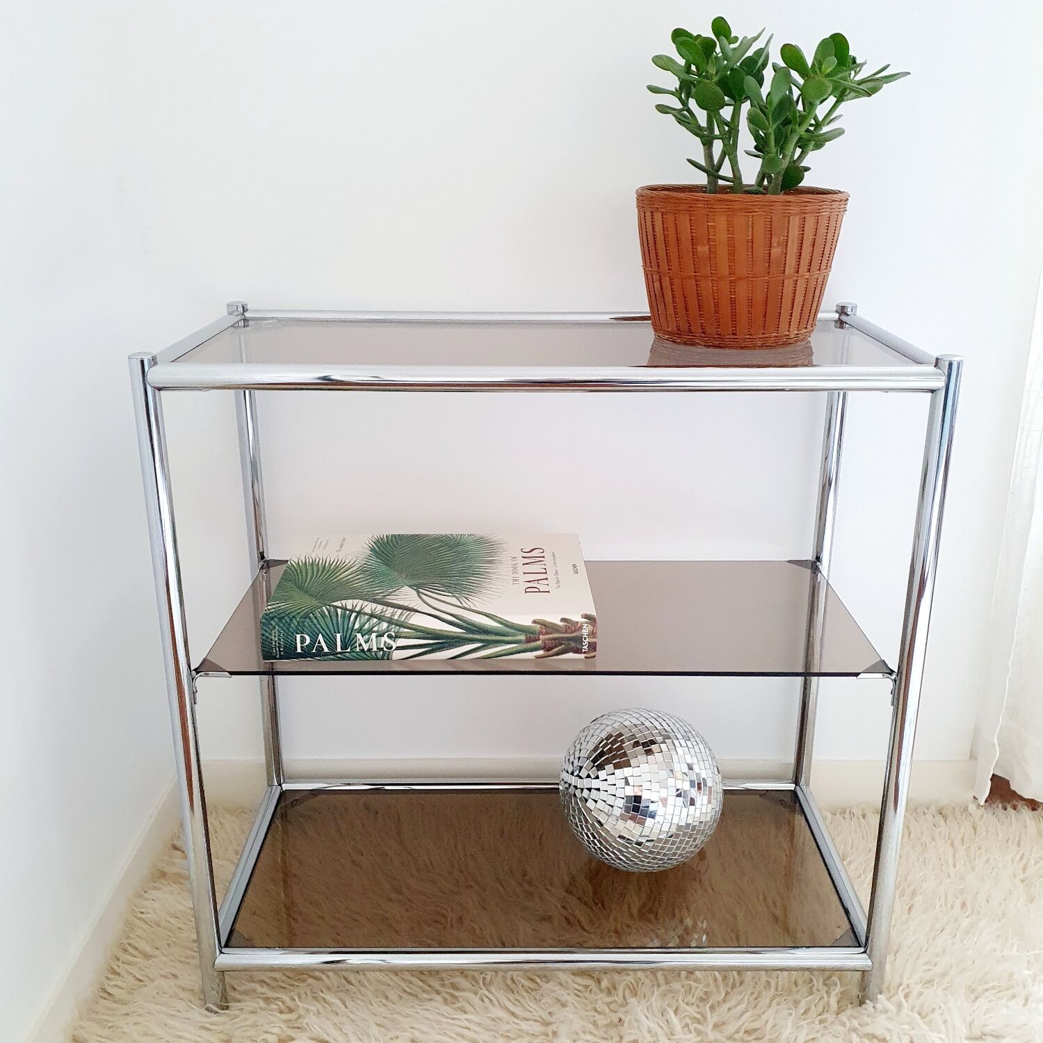 Console design 3 étagères chrome et verre fumé