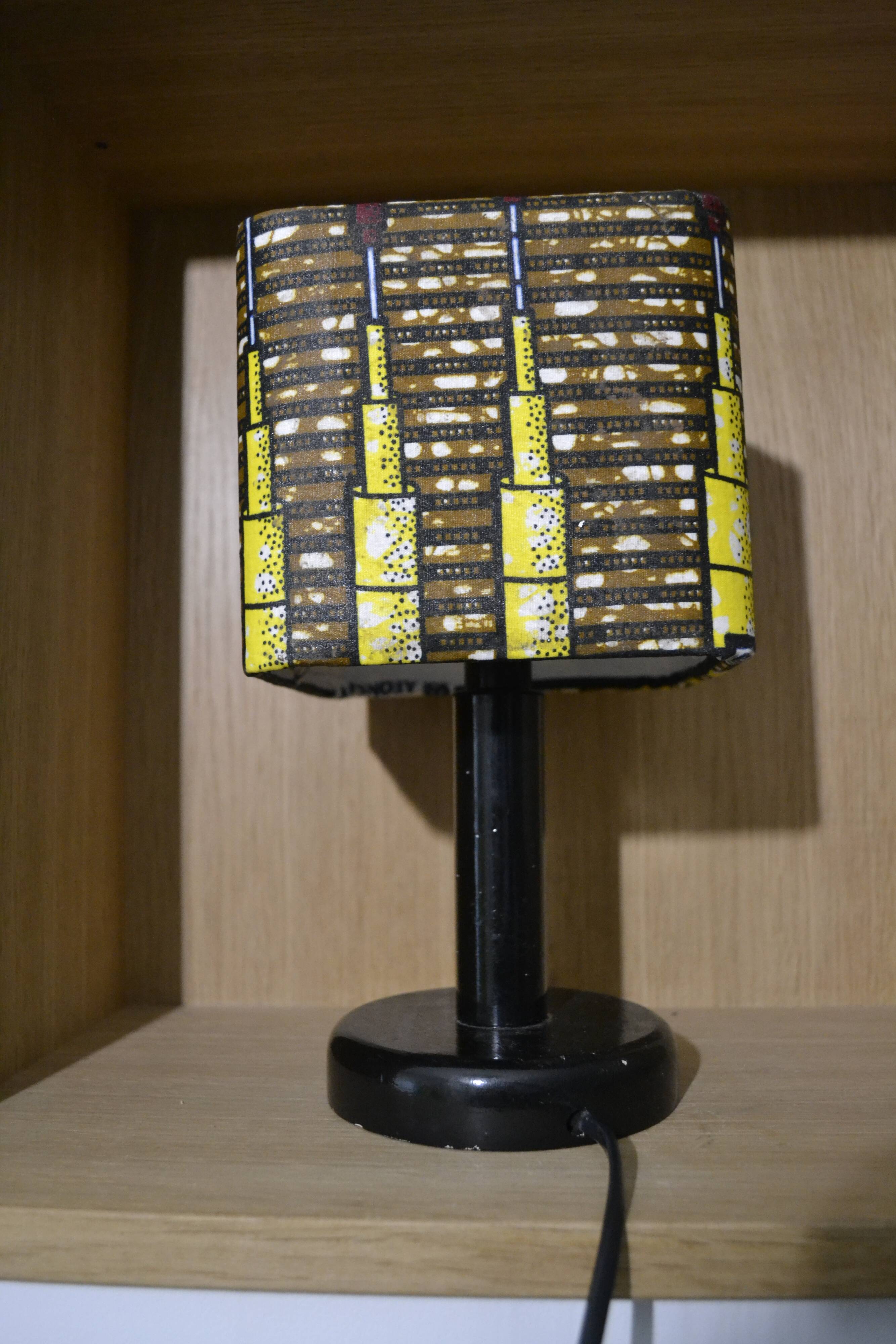 Wood lamp