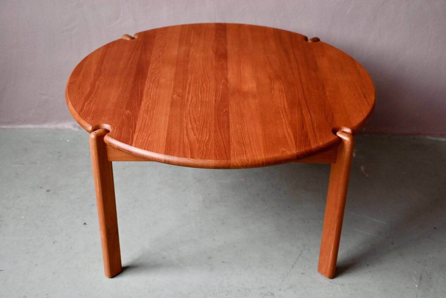 Solid wood coffee table, organic Scandinavian design, vintage retro 80s.