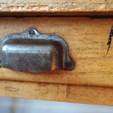 Farmhouse table with drawer