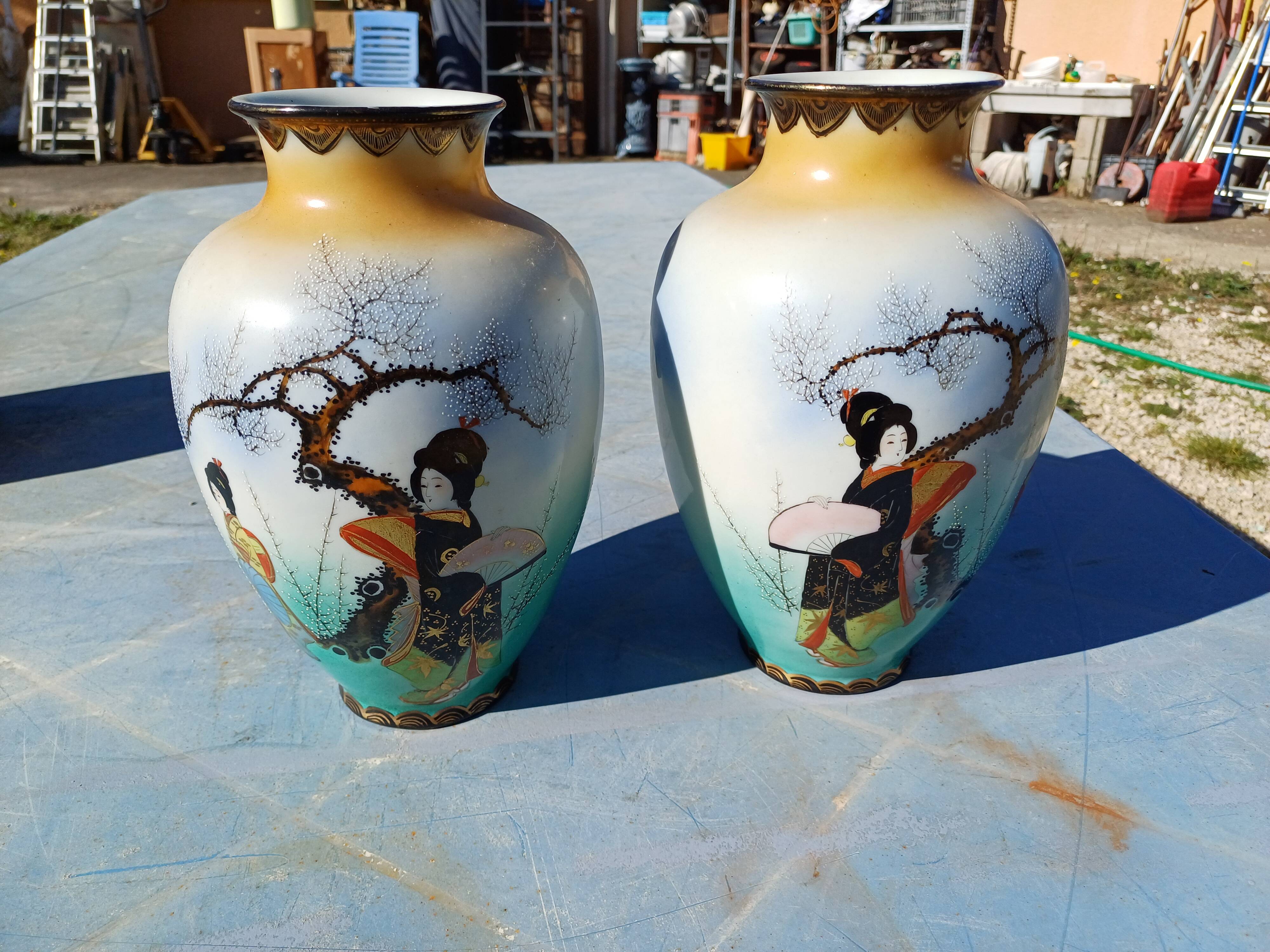 Paire de vases japonisants