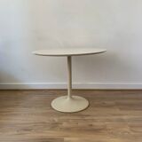 Side table with tulip foot