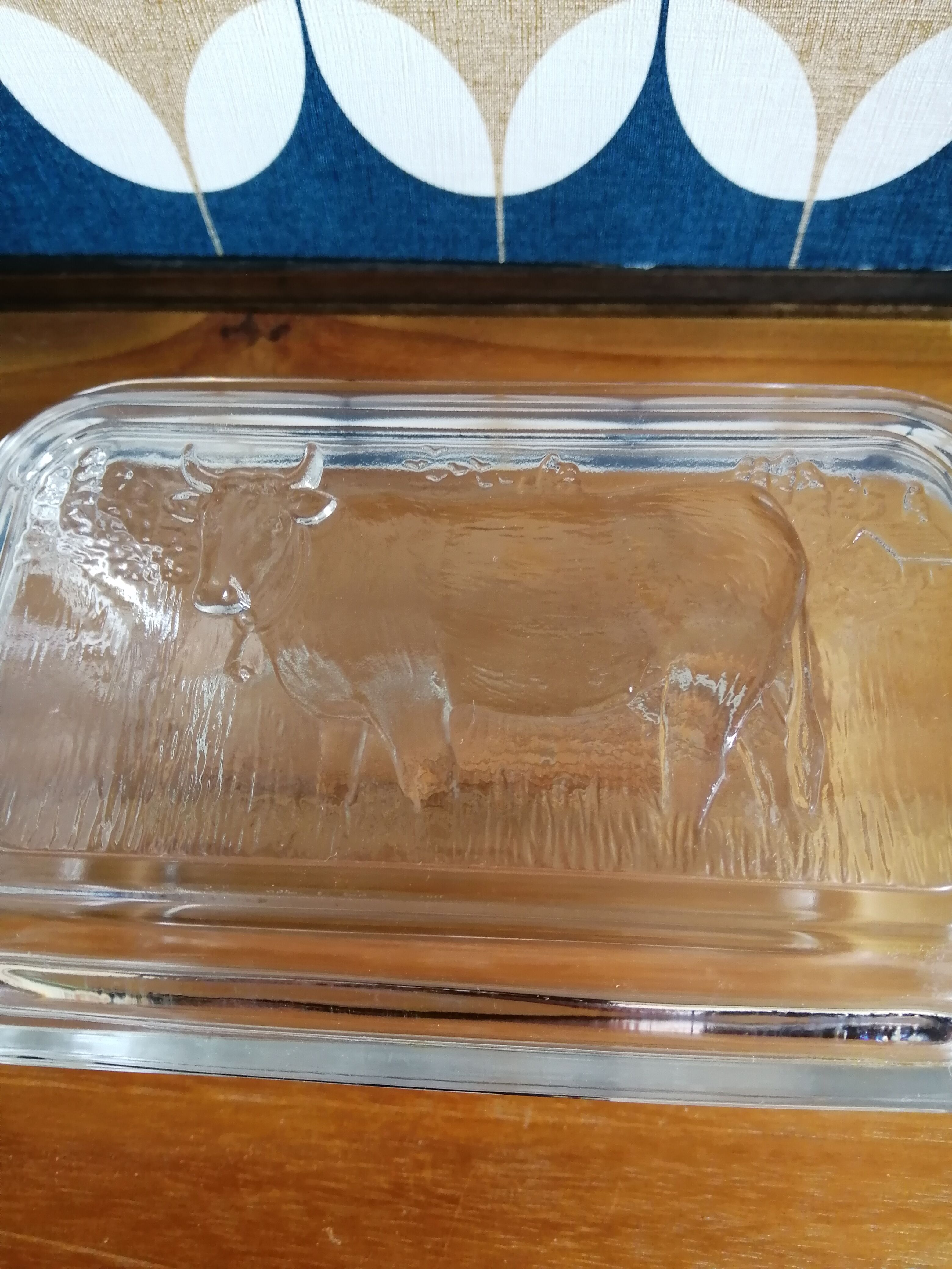 Glass buttermaker cow pattern