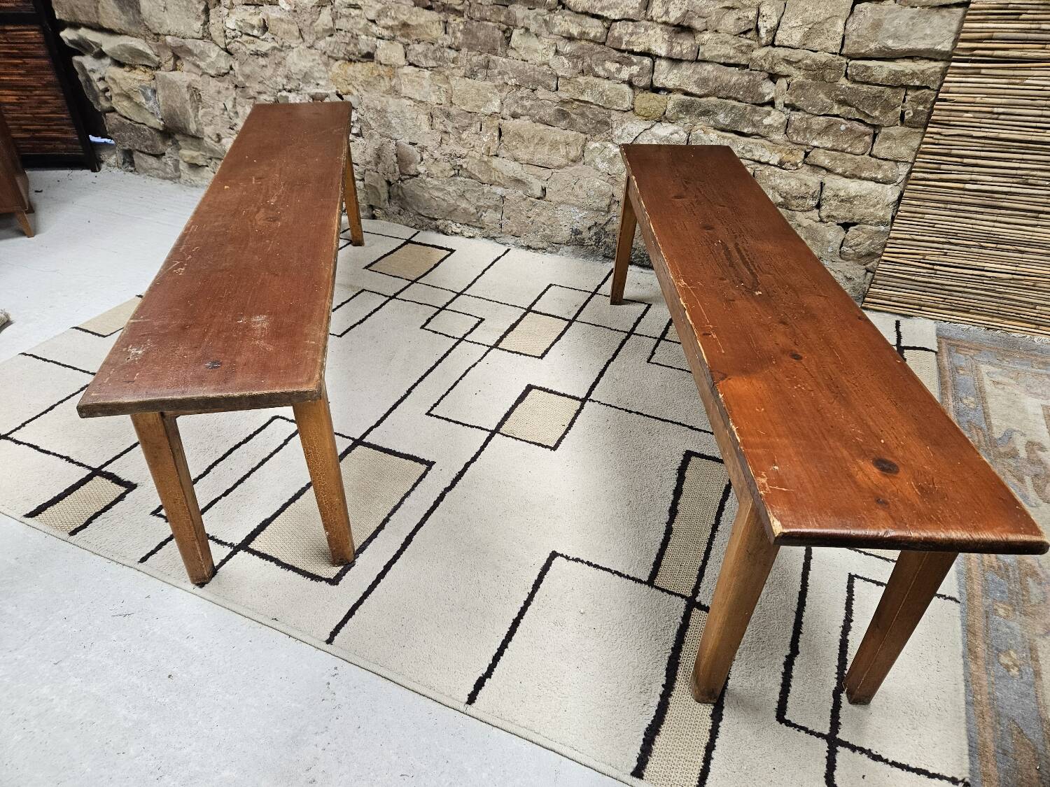 Lot deux bancs de ferme sapin vintage