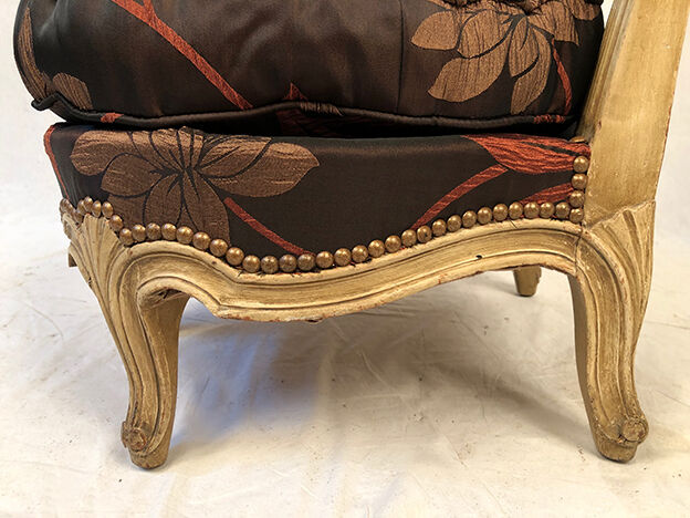 Chaise de style Louis XV en bois laqué XXème