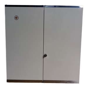 Armoire à pharmacie en métal