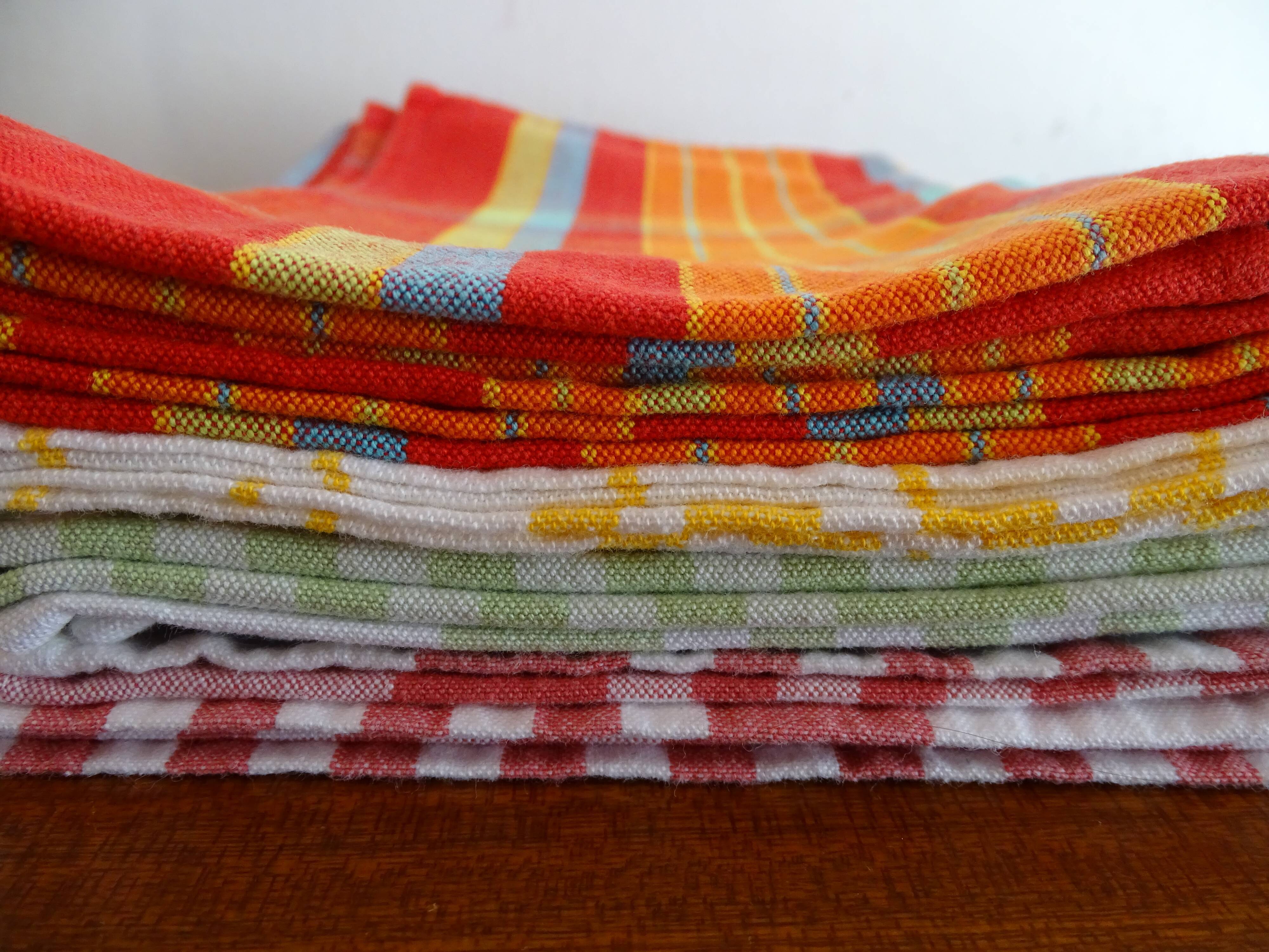 Lot 6 vintage multi-coloured plaid towels