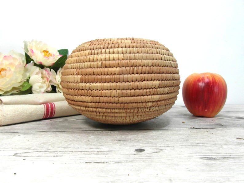 Round basket