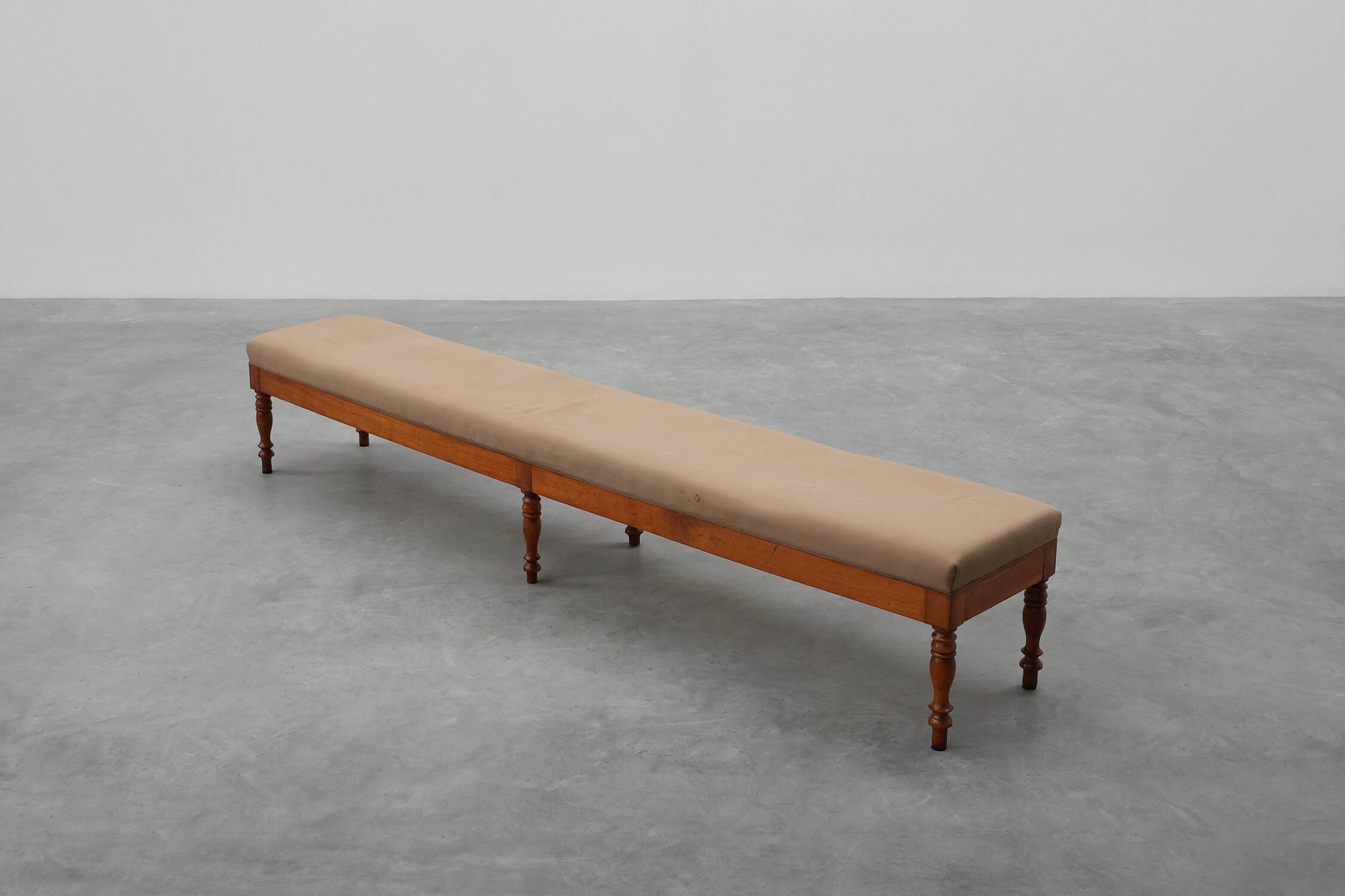 Elegant 19th Century Bench with Six Turned Legs, circa 1840