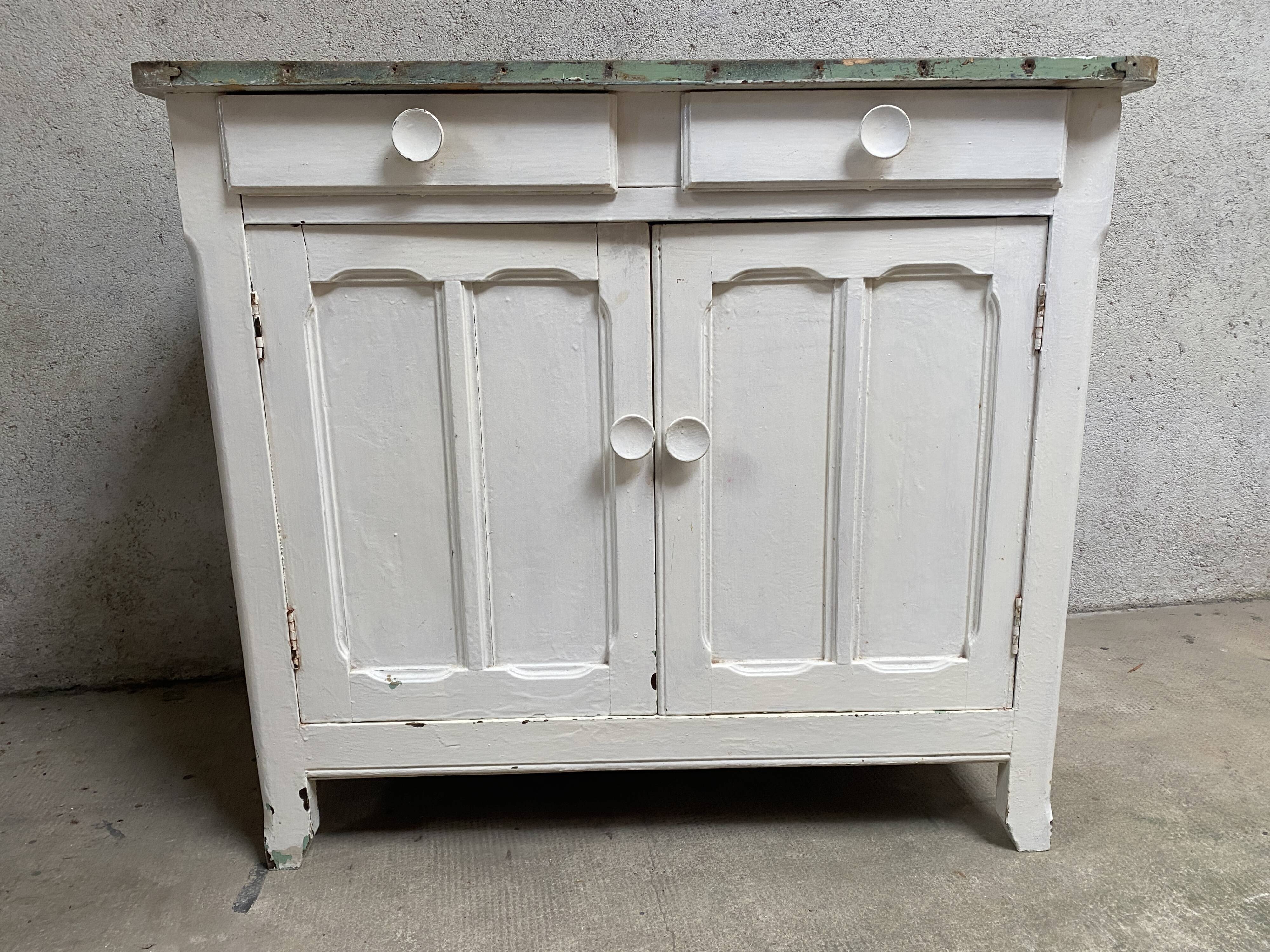 Parisian buffet to repaint