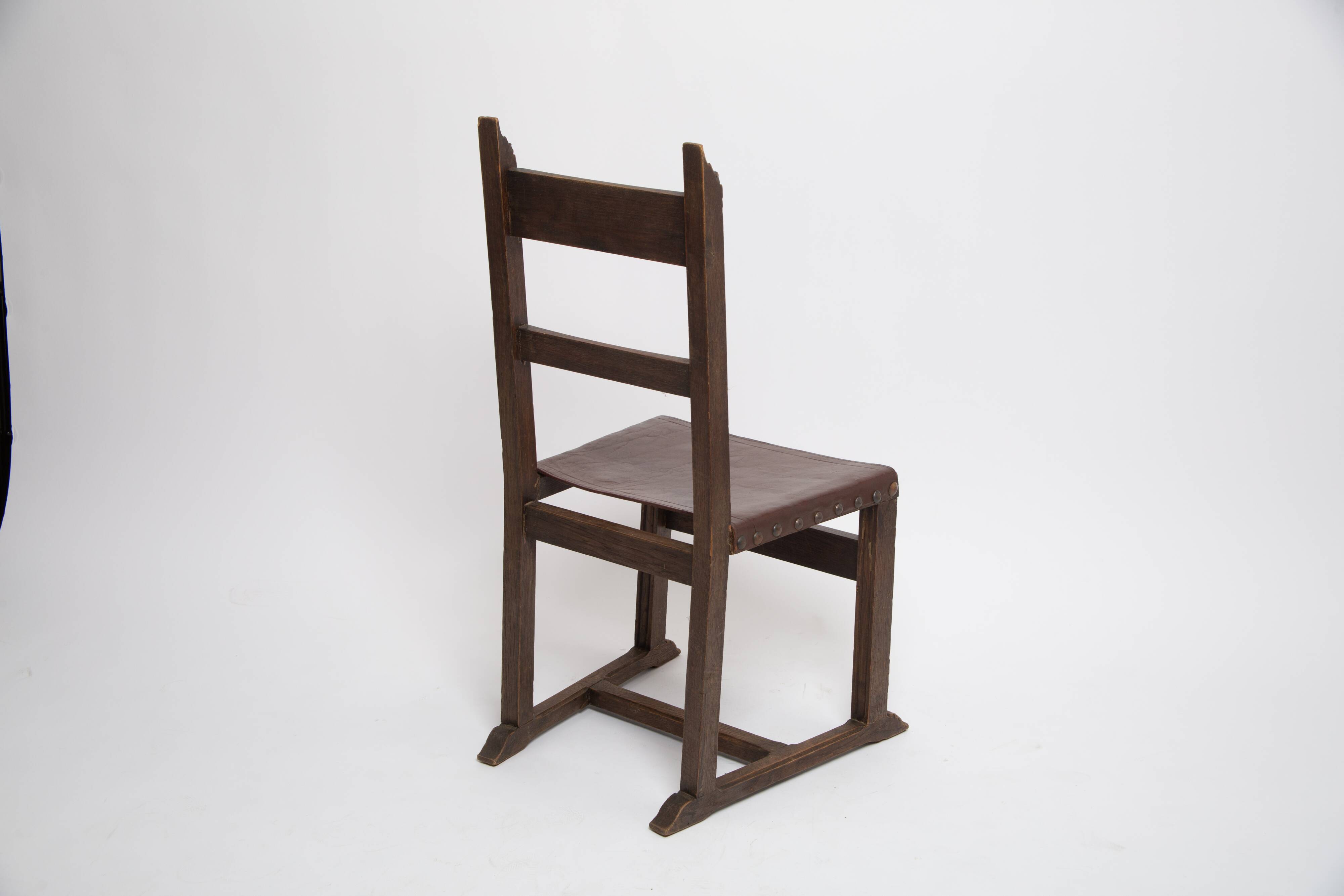 Set of 6 wooden chairs and leather seat