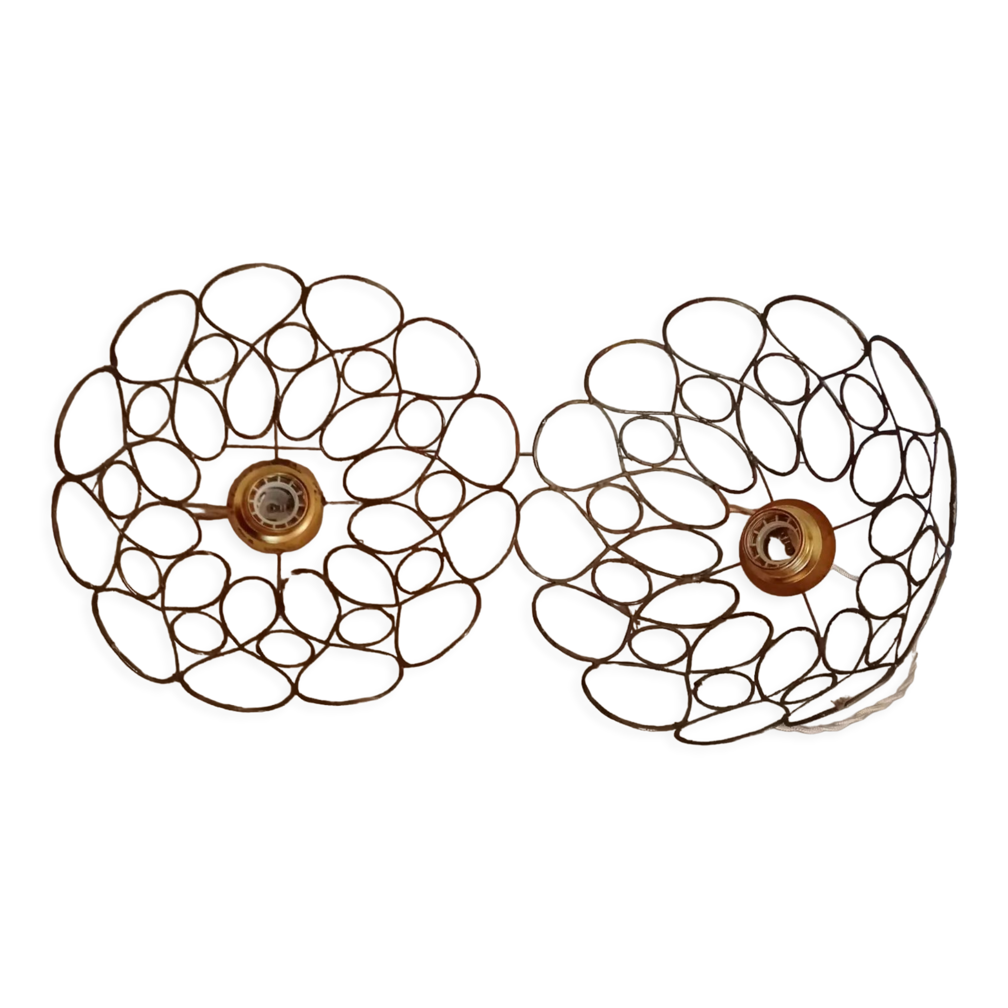 Pair of mother-of-pearl suspensions