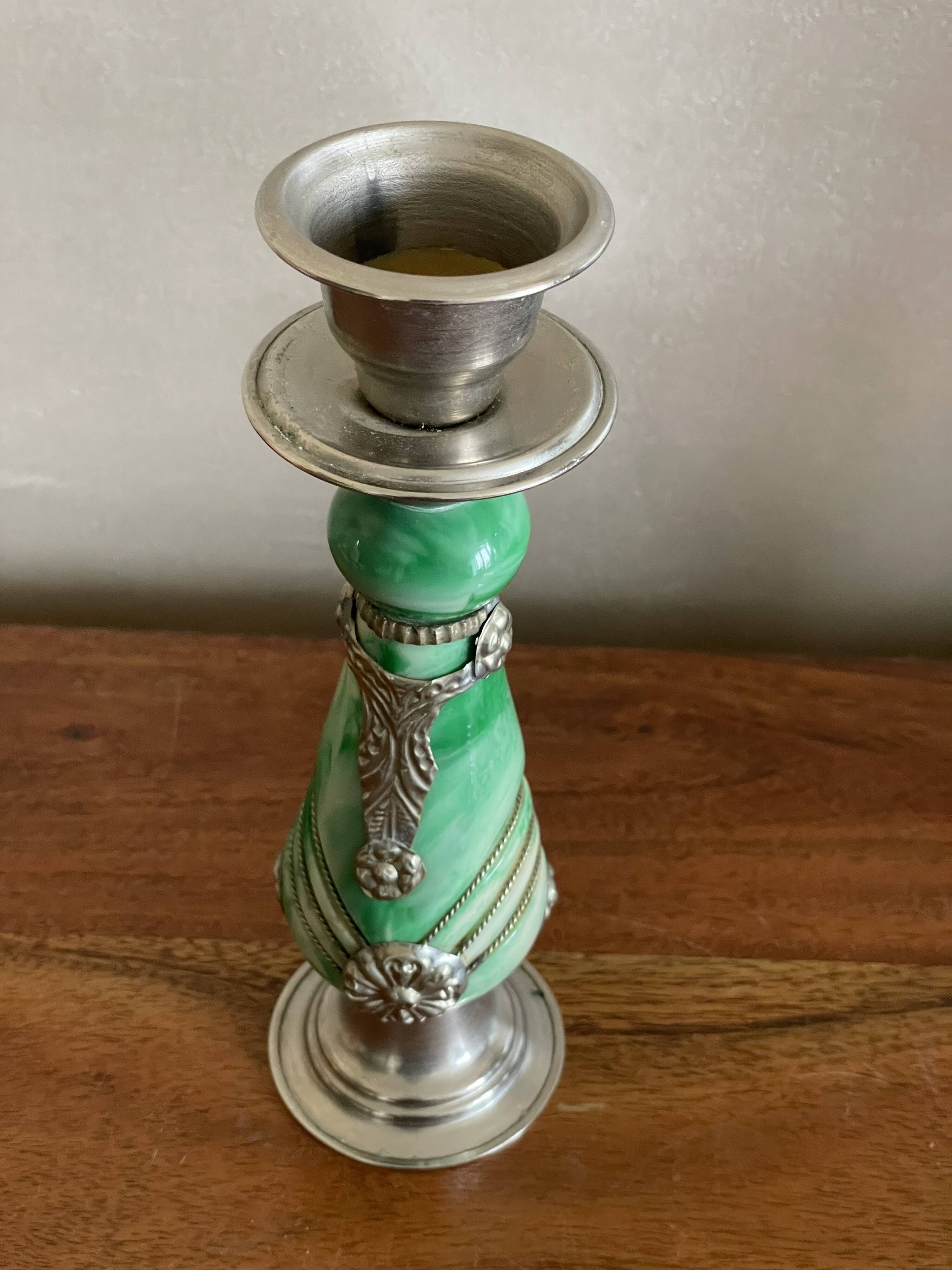 Bougeoir en pierre et métal argenté