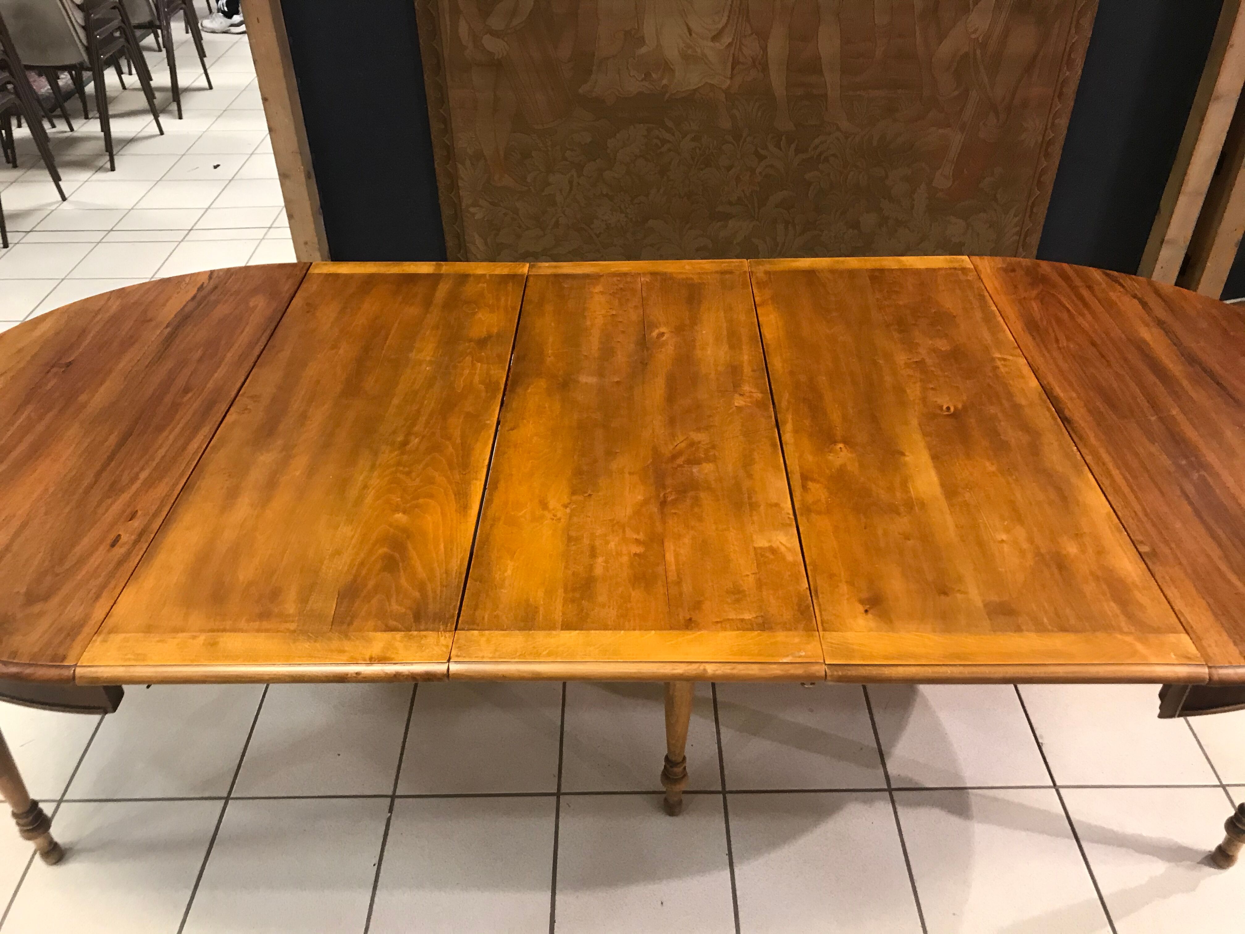 Round Louis Philippe table with 3 extensions