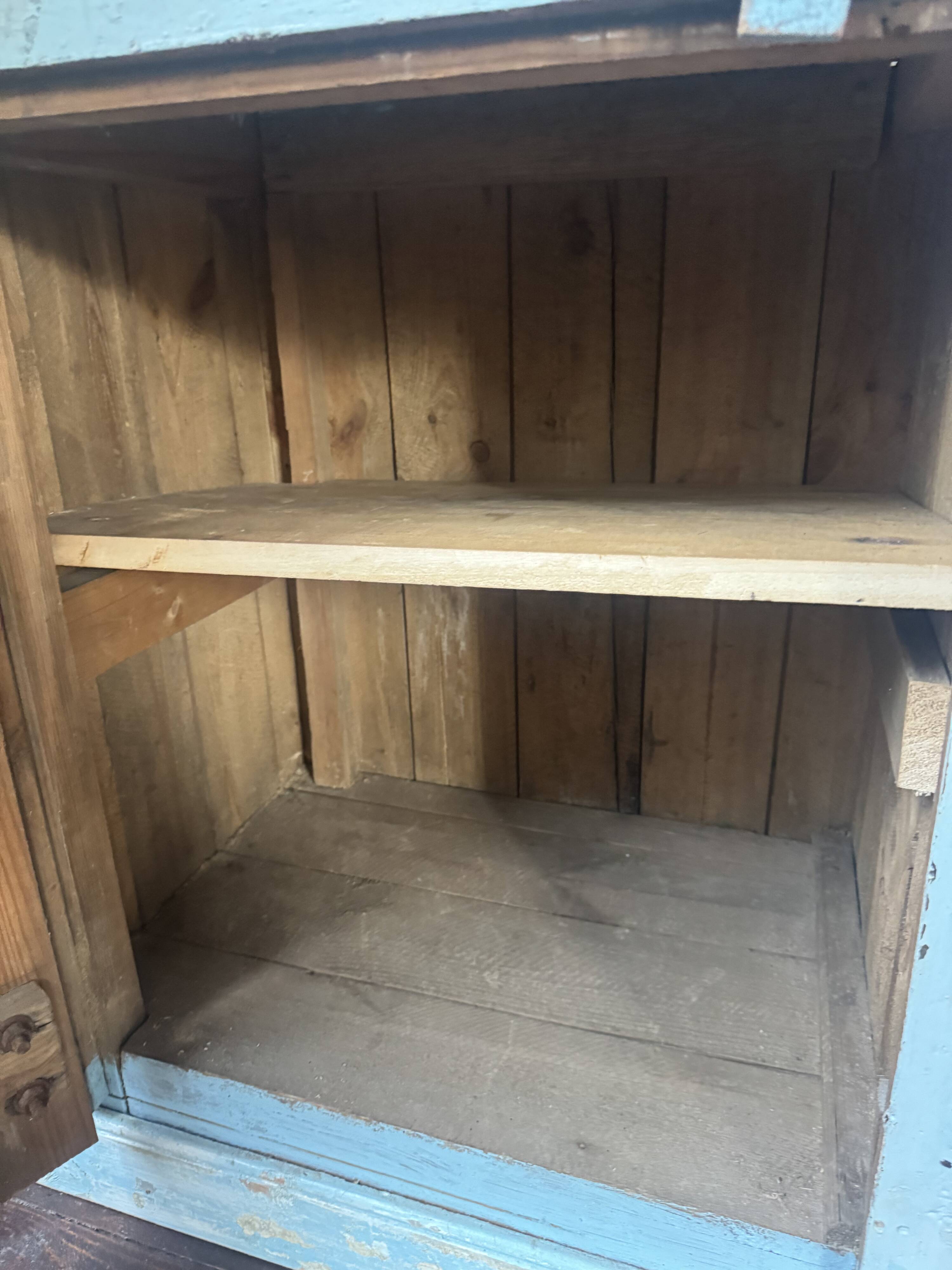 Antique fishmonger’s furniture – Solid stone top – Nearly century-old piece