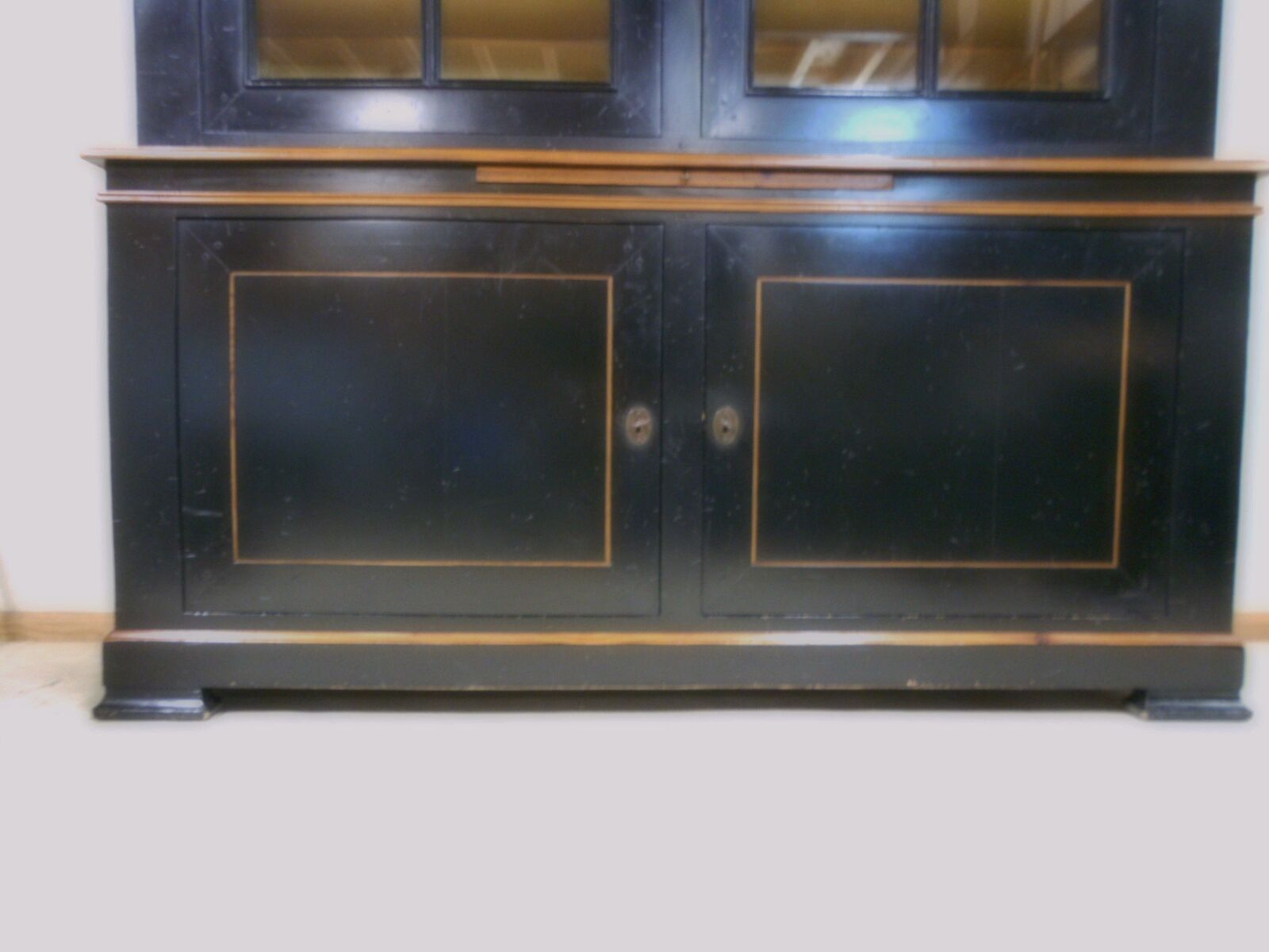 Roche Bobois showcase library