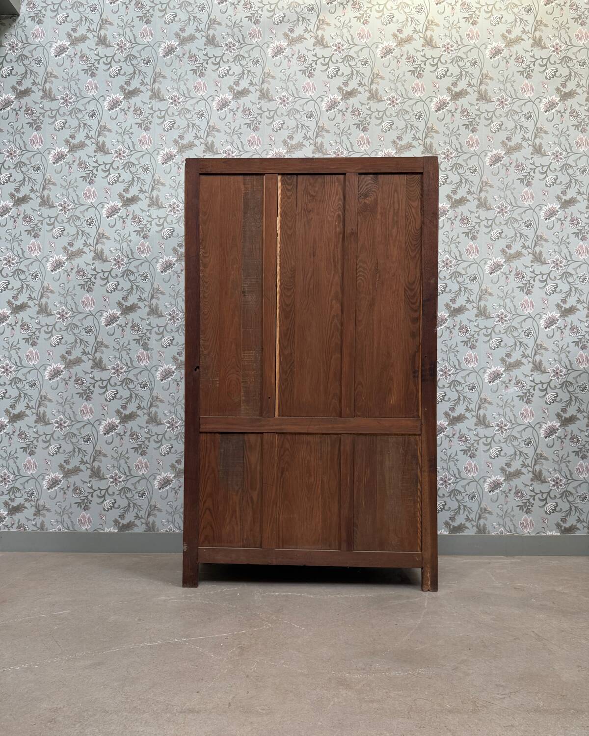 Old display case (renovated)