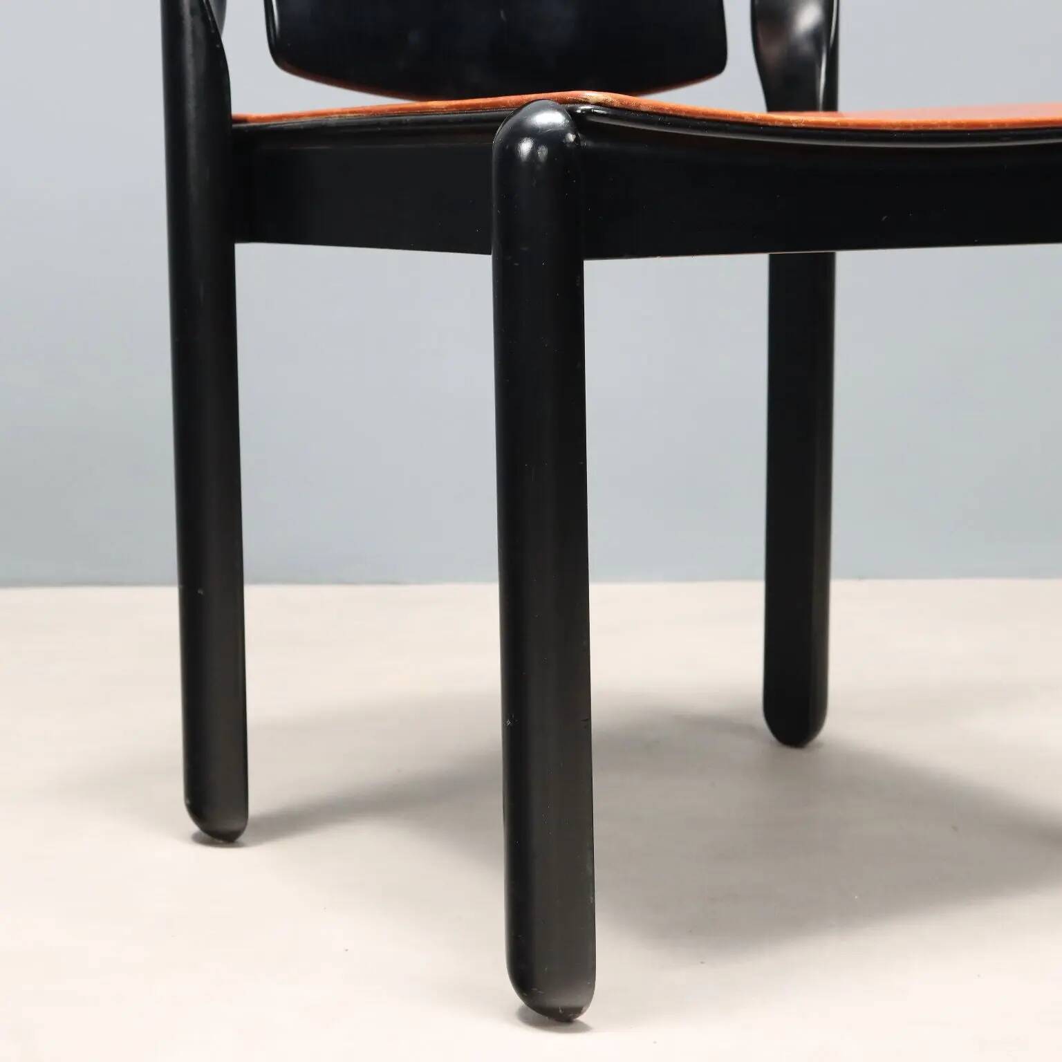 Chaises Cassina 122 vintage design Vico Magistretti Italie 1960s-1970s