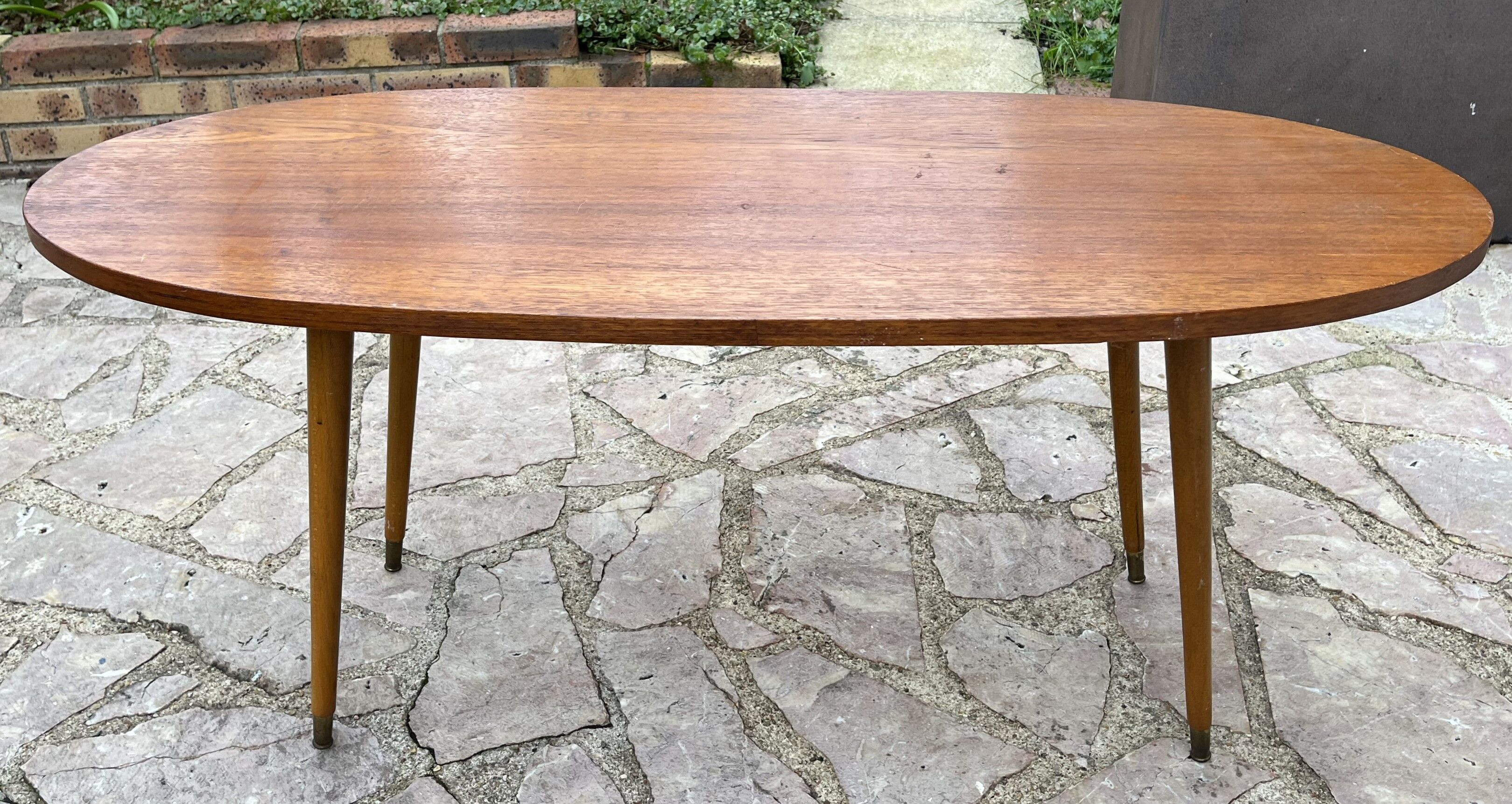 Table basse ovale en bois
