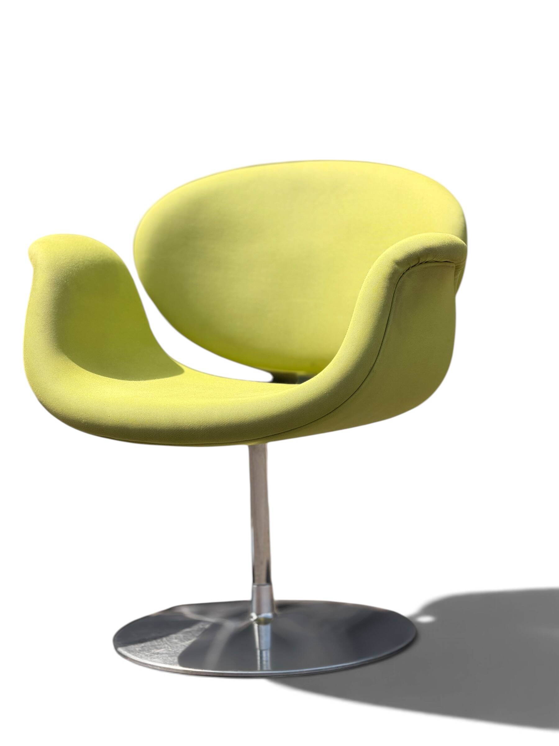 Fauteuil Little Tulip Pierre Paulin Artifort en tissu vert