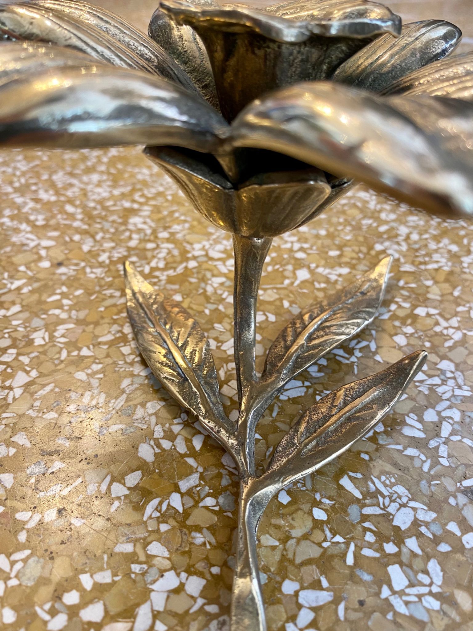 Bougeoir fleur en laiton