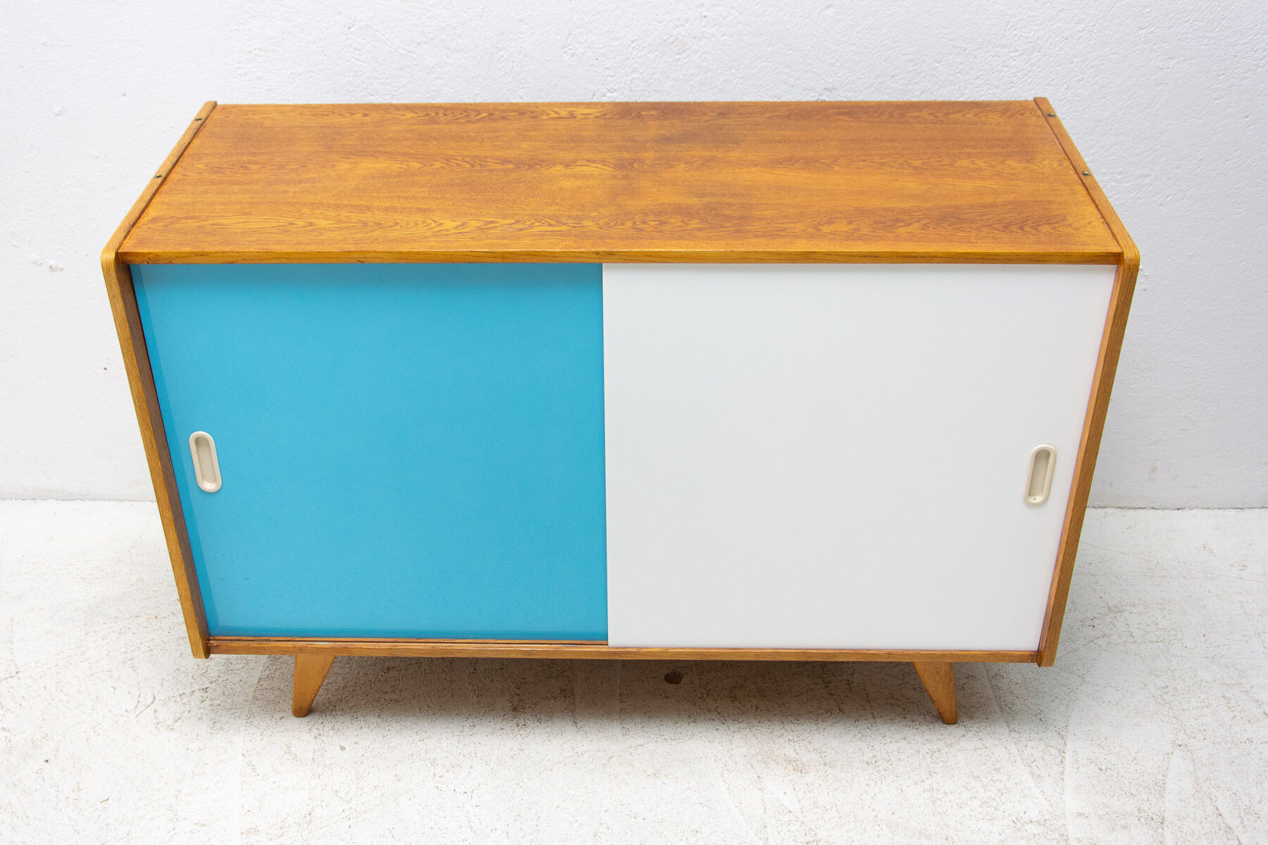 Fully restored mid century sideboard U-452 by Jiří Jiroutek, 1960´s, Czechoslovakia