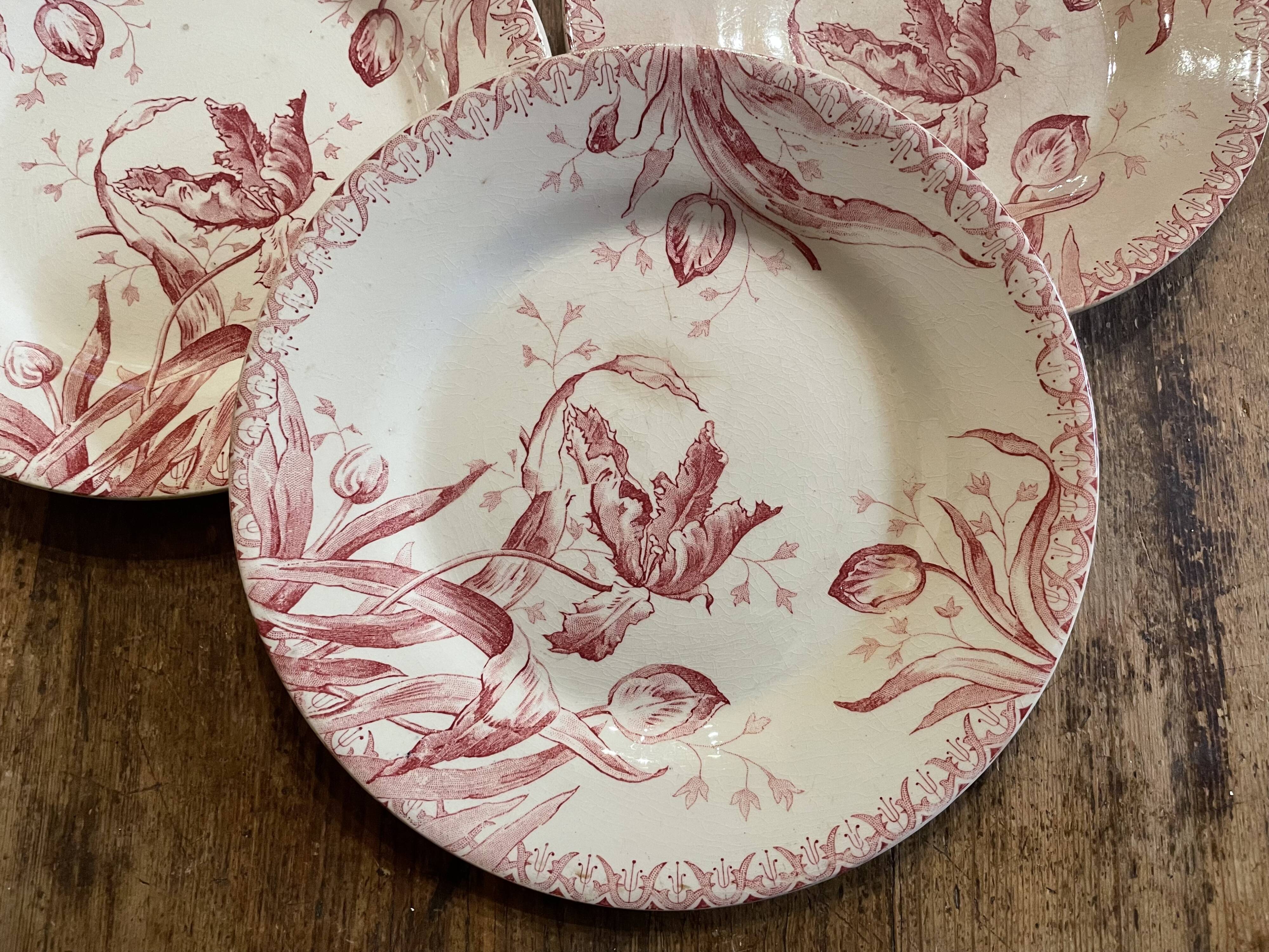 3 plates Terre de Fer Gien model "Tulips"