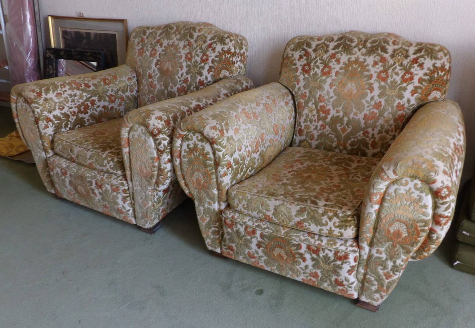 Paire de fauteuils club en tissu