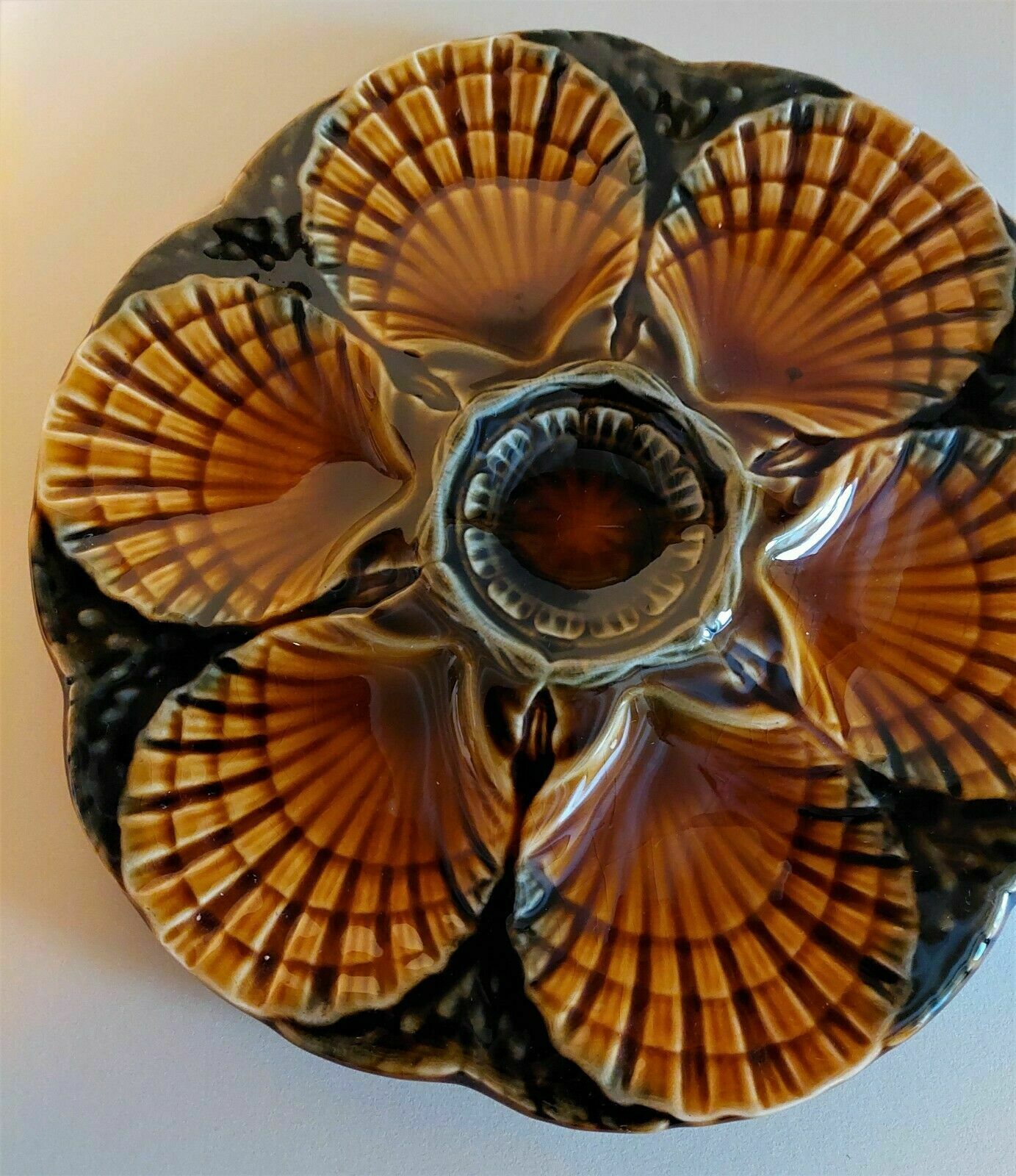 Sarreguemines earthenware oyster plate