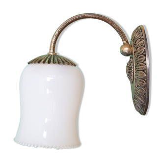 Metal wall lamp and serrated glass globe