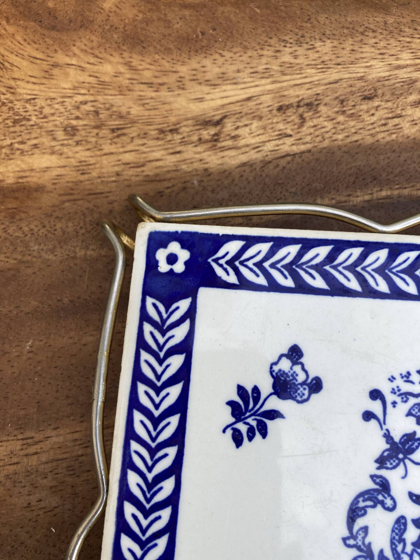 Vintage chic Gien earthenware trivet
