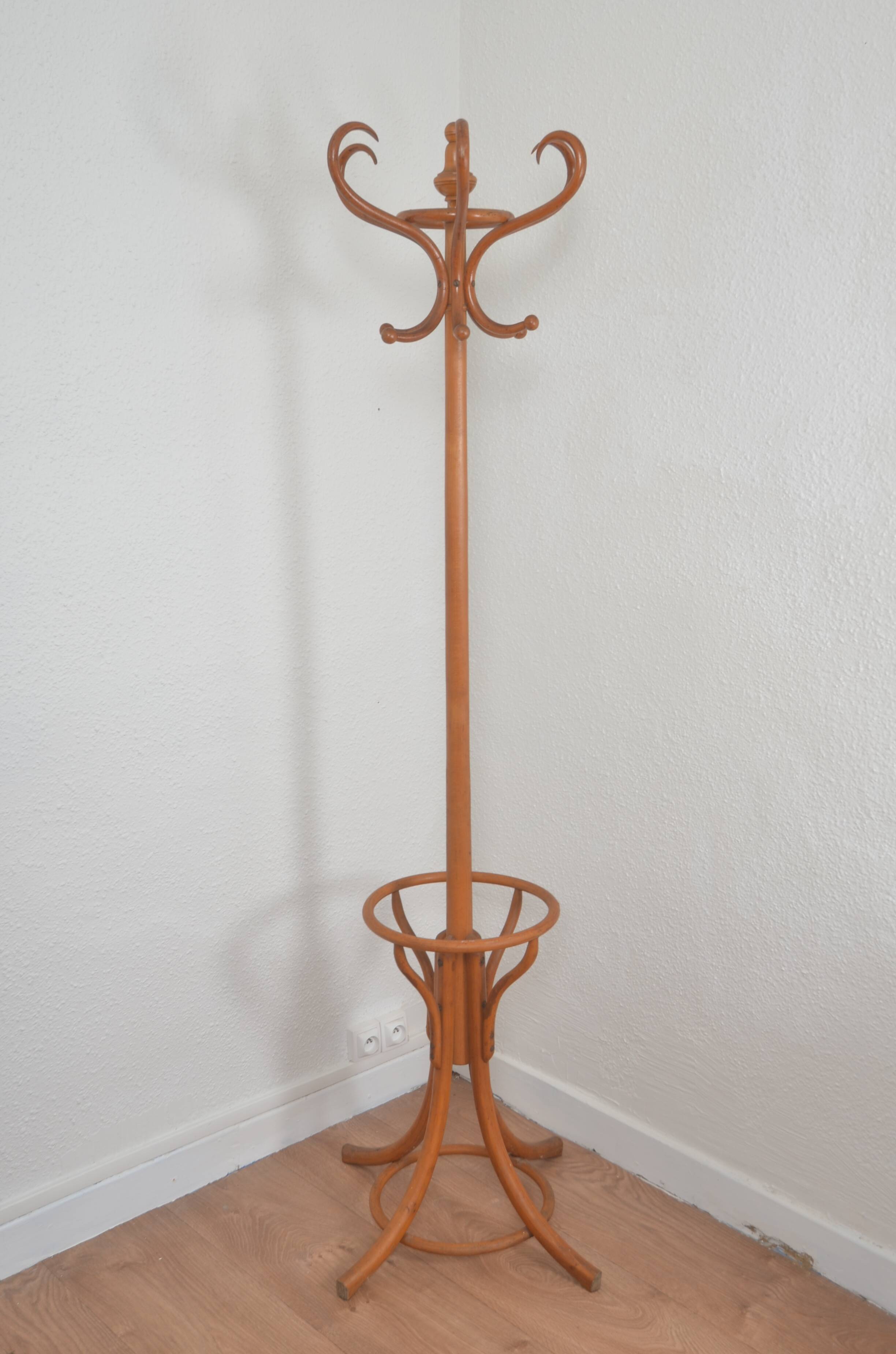Porte manteau perroquet en bois courbé