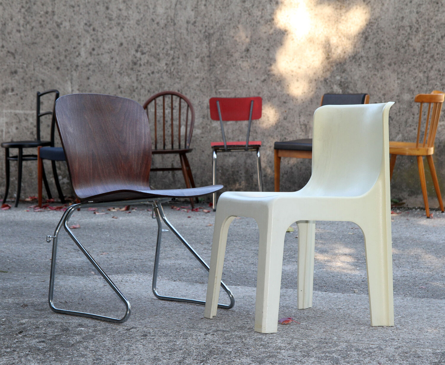 Series of 8 mismatched chairs