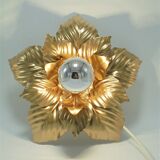 Golden flower wall lamp