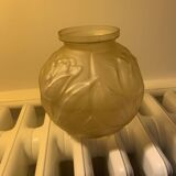 Art Deco ball vase decorated with tulips