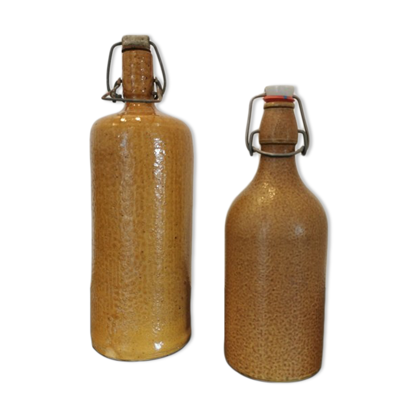 Set of 2 bottles in stoneware, organic decoration