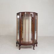 English Art Deco display cabinet on ornate legs, 1930s
