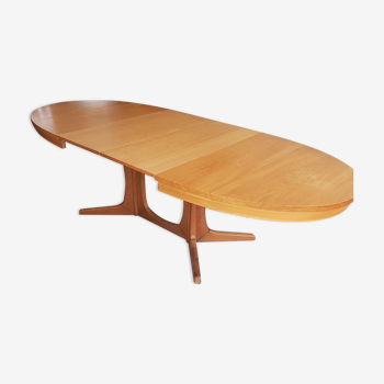 Baumann expandable oval table