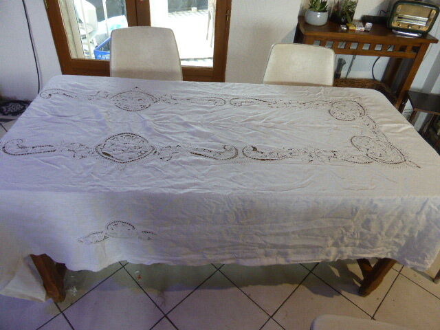 White tablecloth lace and embroidered linen, art deco, old