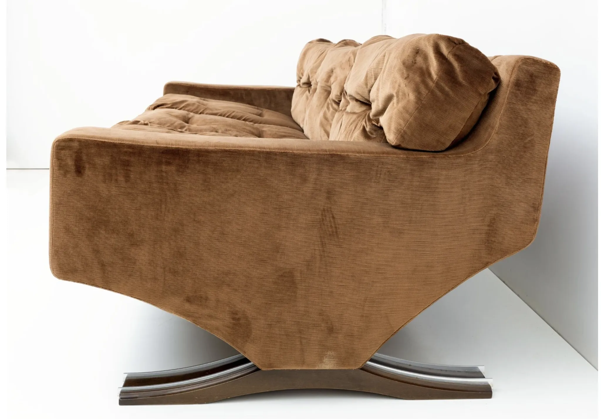 Three-seater vintage velvet sofa in brown designed by Franz Sartori 1965.
