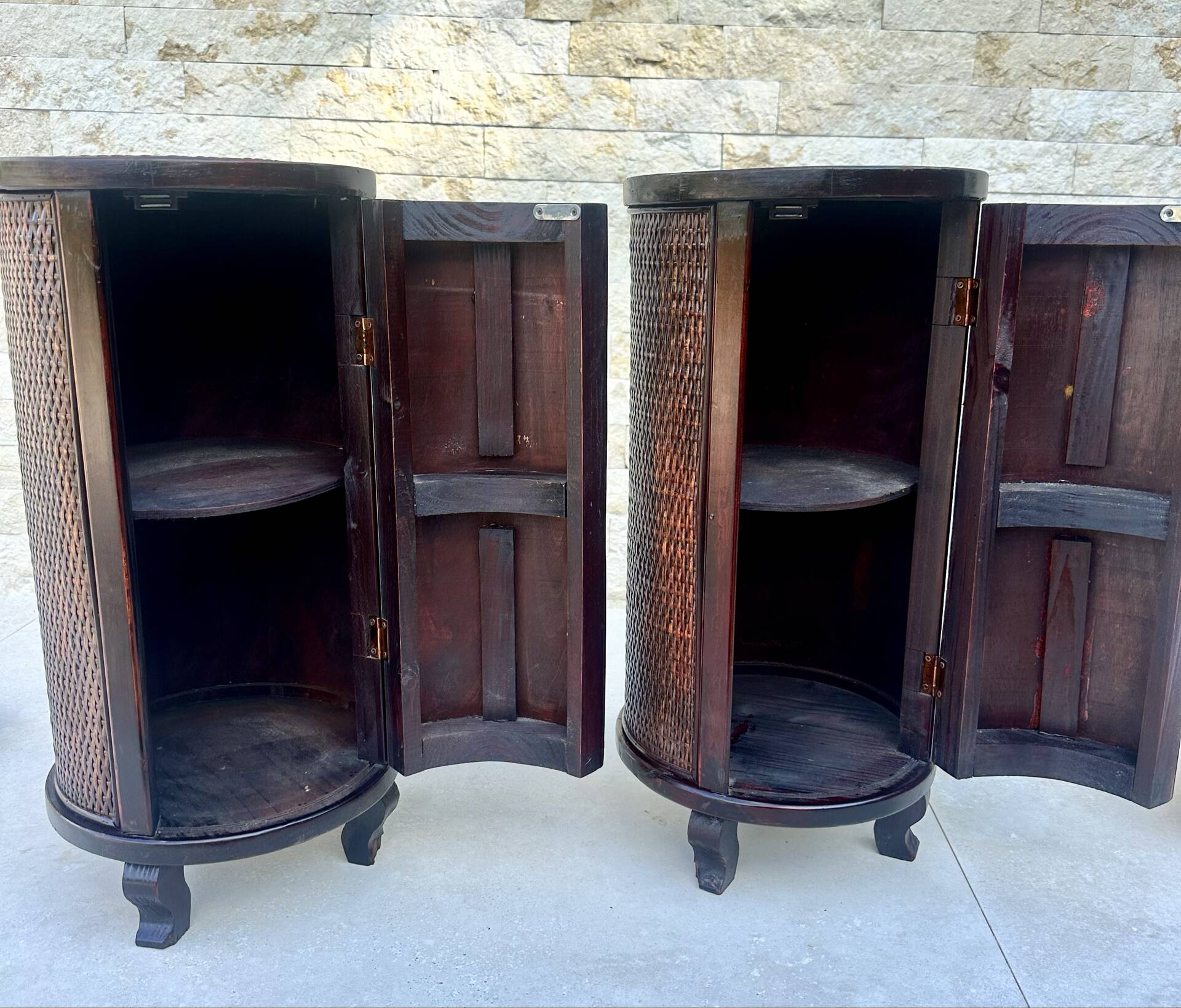 Pair of cylindrical bedside tables or drum bedside tables in exotic wood.
