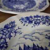 8 vintage Sarreguemines flat plates, Castle model