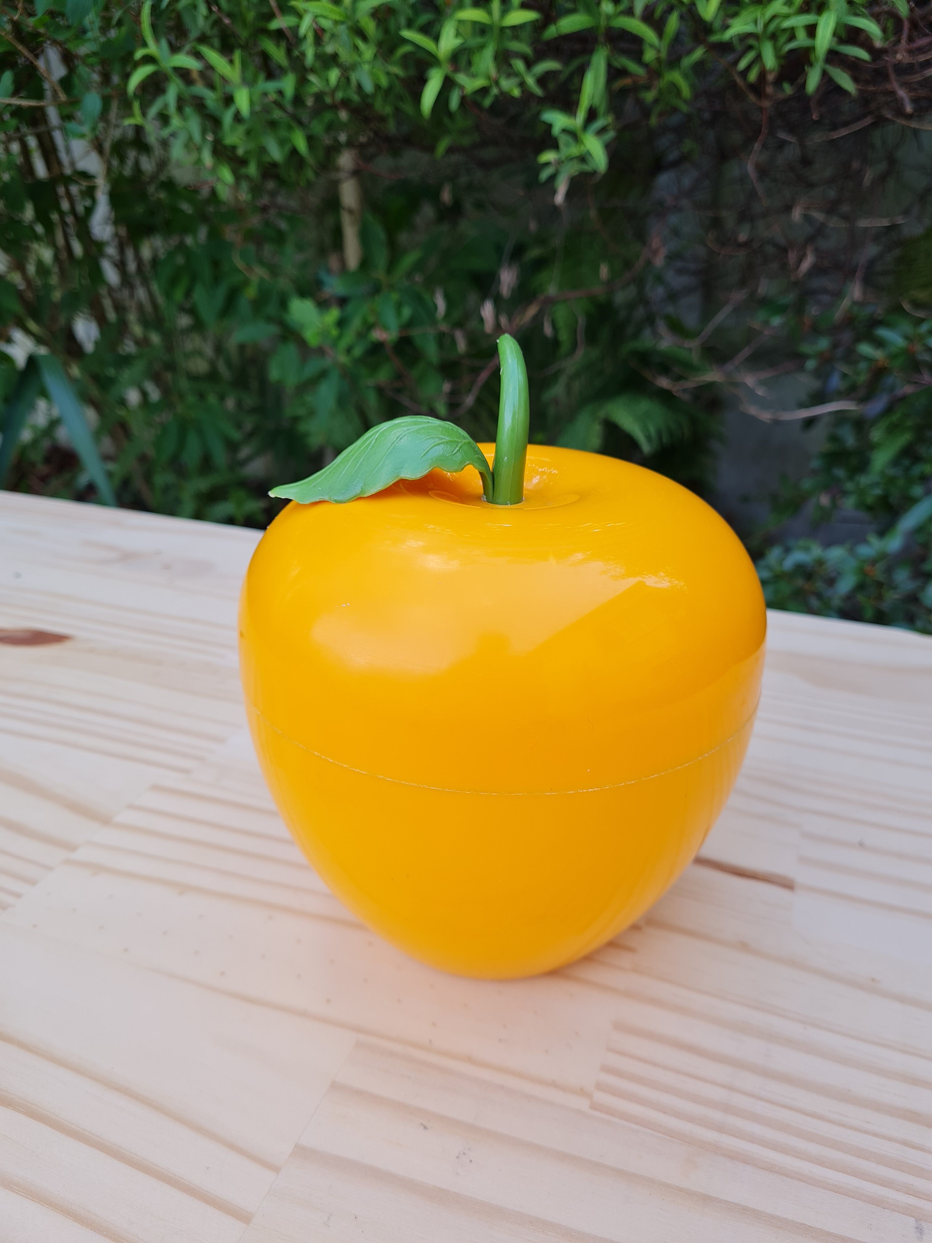 Vintage apple apple somm orange ice cube tray