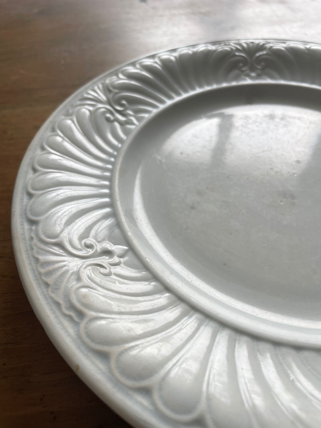 2 Creil and Montereau white plates
