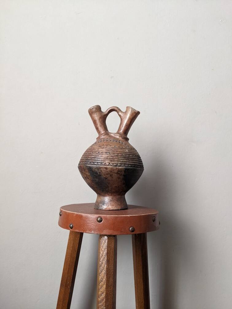 Gargoulette en céramique artisanale, poterie ethnique tribale