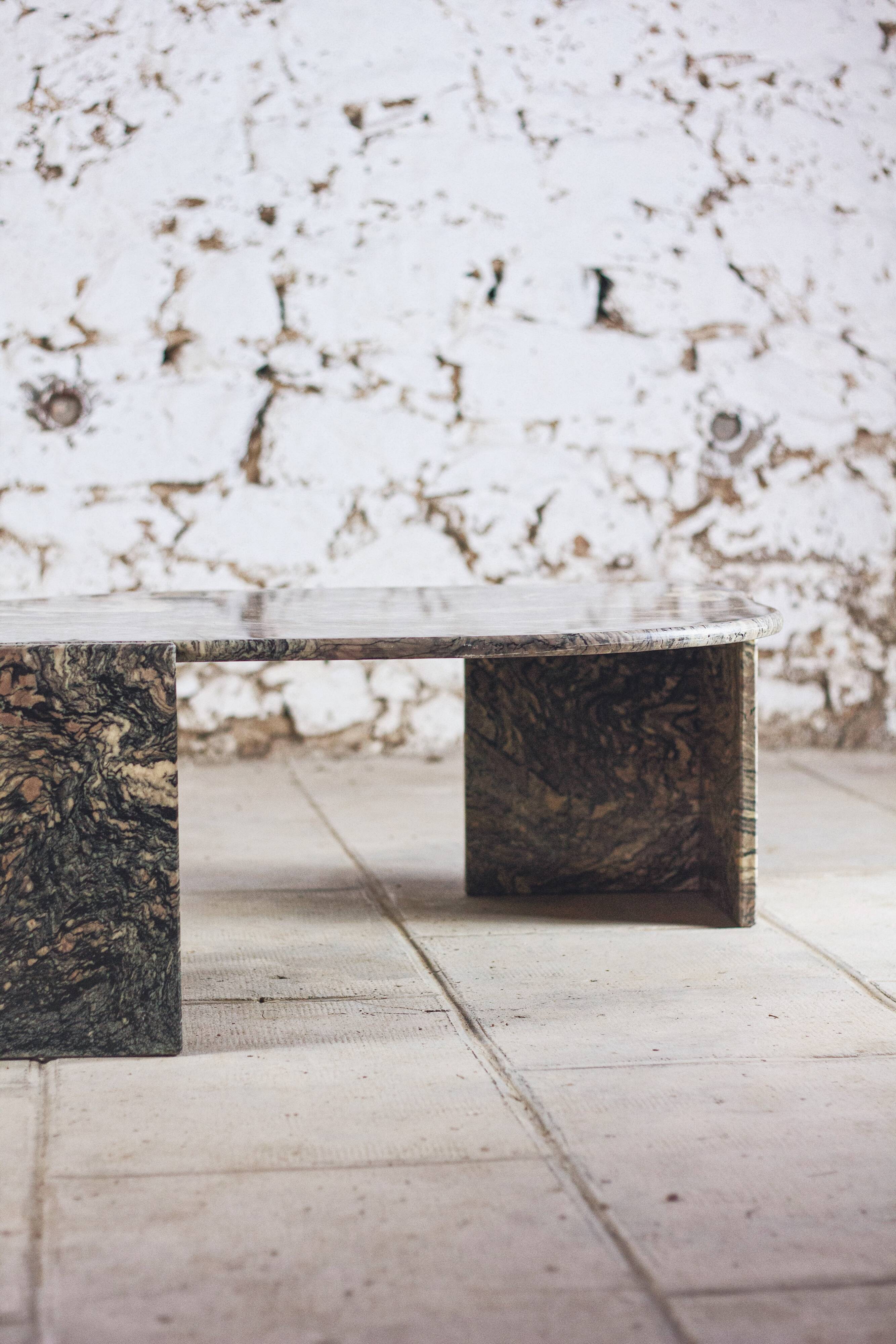 Eye-shaped marble coffee table by Roche Bobois, 1970